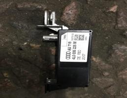 Усилитель антенны для Audi Q7 (4L)  2005 - 2009  запчасти бу