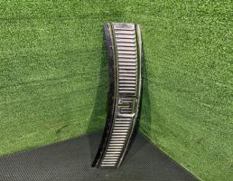 Накладка замка крышки багажника для Porsche Cayenne 958 2010-2014  запчасти бу