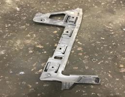 Направляющая заднего бампера правая для Volkswagen Passat (B6) 2005-2010  запчасти бу