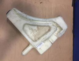 Бачок омывателя лобового стекла для Audi Q7 (4L)  2005 - 2009  запчасти бу