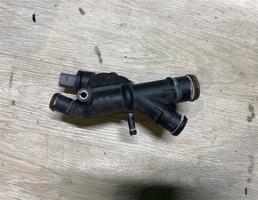 Фланец двигателя системы охлаждения для Skoda Superb 2008-2015  запчасти бу