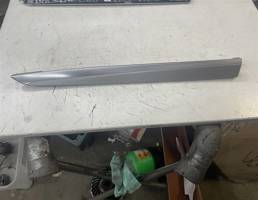 Накладка двери для BMW 5-серия F10/F11 2009>  запчасти бу