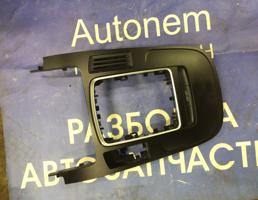 Консоль для Audi A4 (B8) 2007-2012  запчасти бу