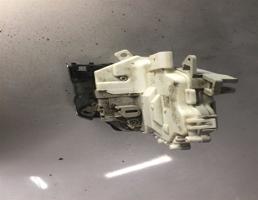 Замок двери задней левой для Audi A4 (B8) 2007-2012  запчасти бу