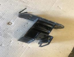 Кронштейн усилителя переднего бампера левый для Audi Q7 (4L)  2009 - 2015 рестайлинг  запчасти бу