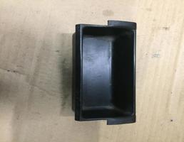 Пепельница задняя (в консоль) для Volkswagen Passat (B5) 1996-2000  запчасти бу