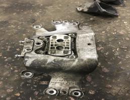 Опора КПП для Audi A6 (C6 4F) 2005-2008  запчасти бу