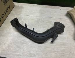 Патрубок воздушного фильтра для Volkswagen Golf VI 2009-2012  запчасти бу