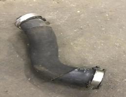 Патрубок для Audi A6 (C6 4F) 2005-2008  запчасти бу