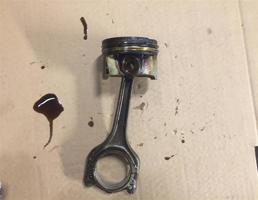 Поршень с шатуном для Skoda Octavia (A7) 2013-2017  запчасти бу