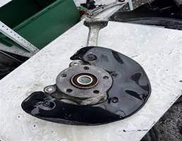 Кулак поворотный передний правый для Audi A6 (C7 4G)2011-2014  запчасти бу