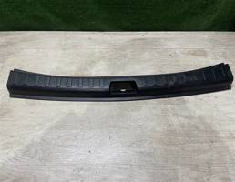 Накладка замка крышки багажника для Land Rover Freelander 2 2007>  запчасти бу