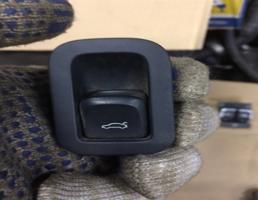 кнопка багажника для Audi A8 (D4,4H) 2011-2014  запчасти бу