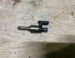 Форсунка бензиновая для Skoda Octavia (A7) 2013-2017  запчасти бу