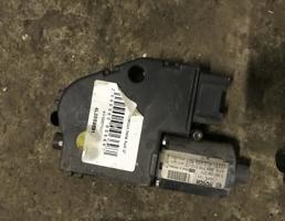 Мотор люка для Audi Q7 (4L)  2005 - 2009  запчасти бу