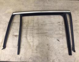 уплотнитель стекла двери задний правый для Mercedes-Benz W253 X253 GLC 2015-2019  запчасти бу