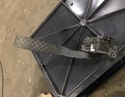 Педаль газа для Volkswagen Touareg 7L 2007-2010  запчасти бу