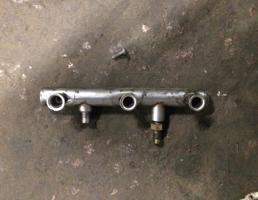 Рампа топливная для Audi A6 (C6 4F) 2005-2008  запчасти бу