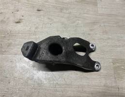 Кронштейн опоры двигателя для Audi A6 (C7 4G)2011-2014  запчасти бу