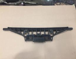 кронштейн заднего бампера центральный для Mercedes-Benz W219 CLS 2004-2010  запчасти бу