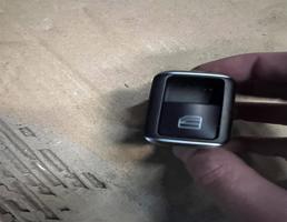 Кнопка стеклоподъемника для Mercedes-Benz W204 C-classe 2011-2015 рестайлинг  запчасти бу