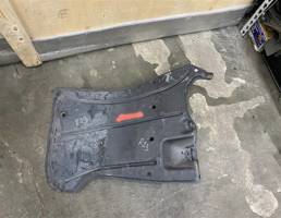 Защита антигравийная для Audi A6 (C7 4G)2011-2014  запчасти бу