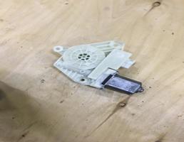 Мотор стеклоподъемника для Mercedes-Benz W253 X253 GLC coupe 2015-  запчасти бу