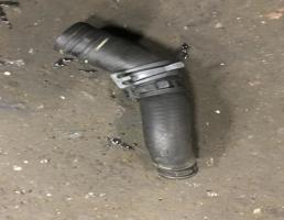 Патрубок для Audi A4 (B8) 2007-2012  запчасти бу