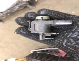 Клапан вакуумный для Volkswagen Passat (B6) 2005-2010  запчасти бу