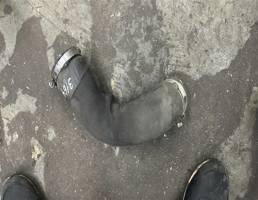 Патрубок интеркулера для Audi A4 (B8) 2007-2012  запчасти бу