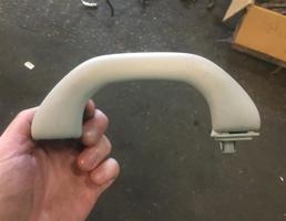 Ручка потолочная для Volkswagen Jetta 2011-2015  запчасти бу