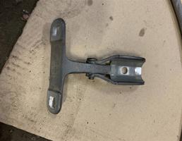 Петля крышки багажника для BMW X5 E70 2007-2013  запчасти бу