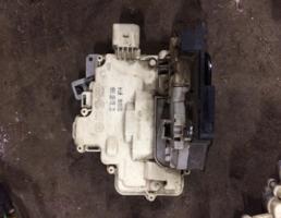 Замок двери передней правой для Audi Q7 (4L)  2005 - 2009  запчасти бу