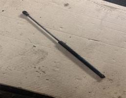 Амортизатор крышки багажника для Audi A8 (D4,4H) 2011-2014  запчасти бу