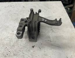 Опора двигателя правая для Skoda Octavia (A7) 2013-2017  запчасти бу