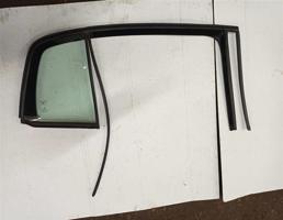 уплотнитель стекла двери задний правый для Volkswagen Golf V Plus 2005-2014  запчасти бу