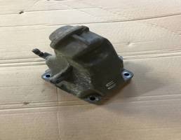 Опора двигателя правая для Mercedes-Benz W204 C-classe 2011-2015 рестайлинг  запчасти бу