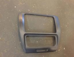 Рамка магнитолы для Volkswagen Jetta 2011-2015  запчасти бу