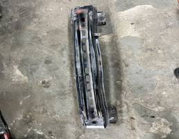 Усилитель переднего бампера для Skoda Octavia (A7) 2013-2017  запчасти бу