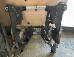 Подрамник двигателя для BMW 5-серия F10/F11 2009>  запчасти бу