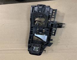Кронштейн ручки для Mercedes-Benz W205 C-classe 2014-2018  запчасти бу