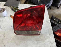 Фонарь задний внутренний правый для Volkswagen Touareg 7L 2002-2006  запчасти бу