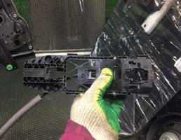 Кронштейн ручки для Porsche Cayenne 958 2010-2014  запчасти бу