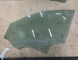 Стекло двери передней левой для Mercedes-Benz W205 C-classe 2014-2018  запчасти бу