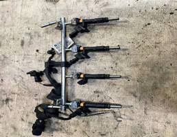 Рампа топливная в сборе для Opel Astra H  запчасти бу