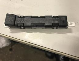 Усилитель антенны для Audi Q5 (8R) 2009-2012  запчасти бу