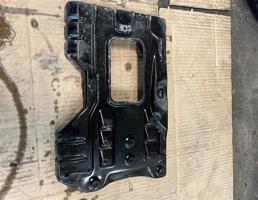 Площадка АКБ для Mercedes-Benz W204 C-classe 2011-2015 рестайлинг  запчасти бу