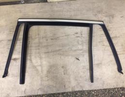 уплотнитель стекла двери задний левый для Mercedes-Benz W253 X253 GLC 2015-2019  запчасти бу