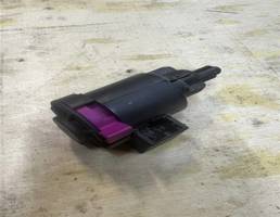 лягушка стоп сигнала для Audi A6 (C7 4G)2011-2014  запчасти бу