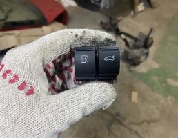 Кнопка открывания багажника для Volkswagen Passat CC 2012-2017 рестайлинг  запчасти бу